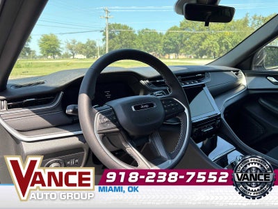 2025 Jeep Grand Cherokee GRAND CHEROKEE LAREDO X 4X4