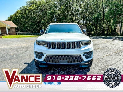 2025 Jeep Grand Cherokee GRAND CHEROKEE LAREDO X 4X4