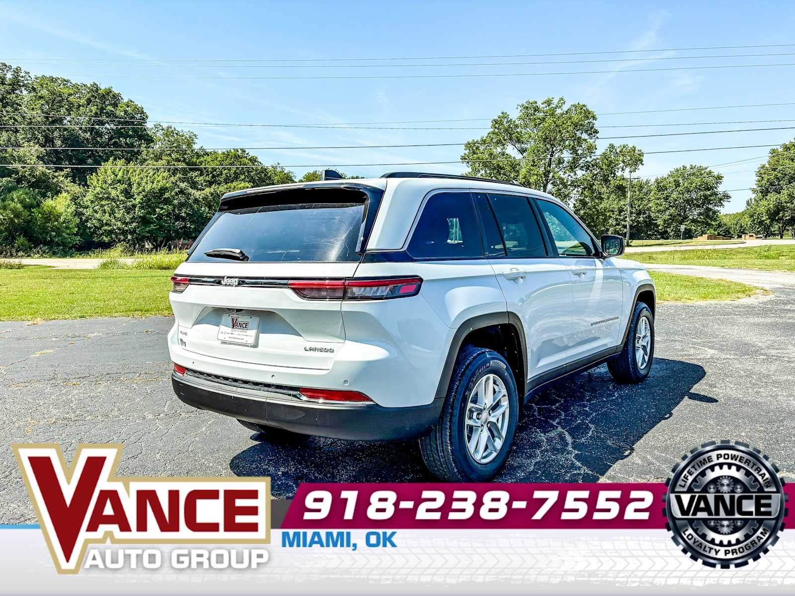 2025 Jeep Grand Cherokee GRAND CHEROKEE LAREDO X 4X4
