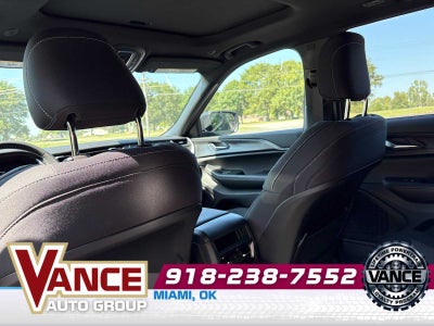 2025 Jeep Grand Cherokee GRAND CHEROKEE LAREDO X 4X4