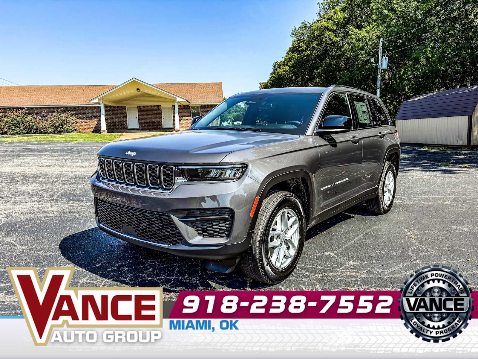 2025 Jeep Grand Cherokee GRAND CHEROKEE LAREDO X 4X4