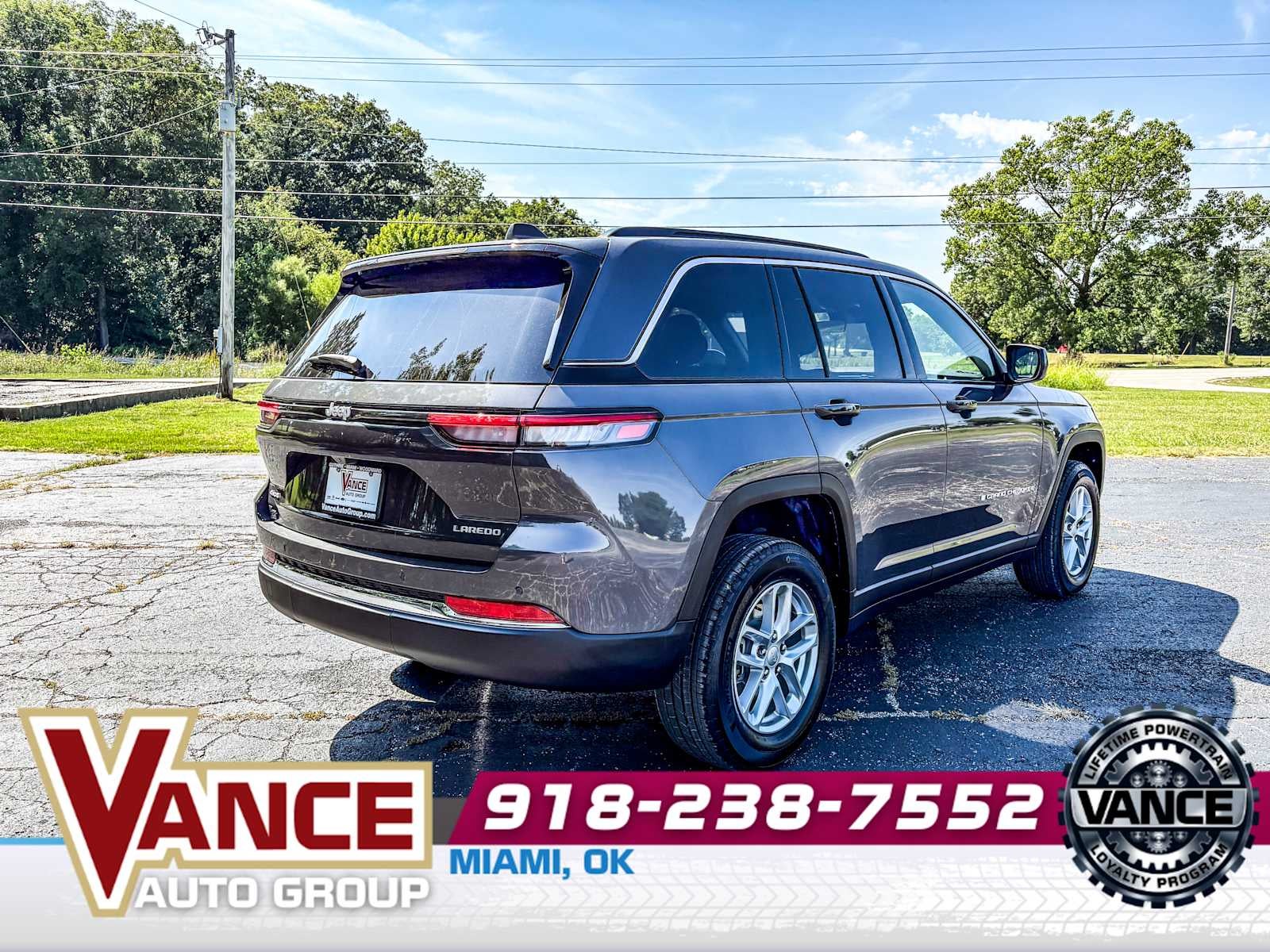 2025 Jeep Grand Cherokee GRAND CHEROKEE LAREDO X 4X4