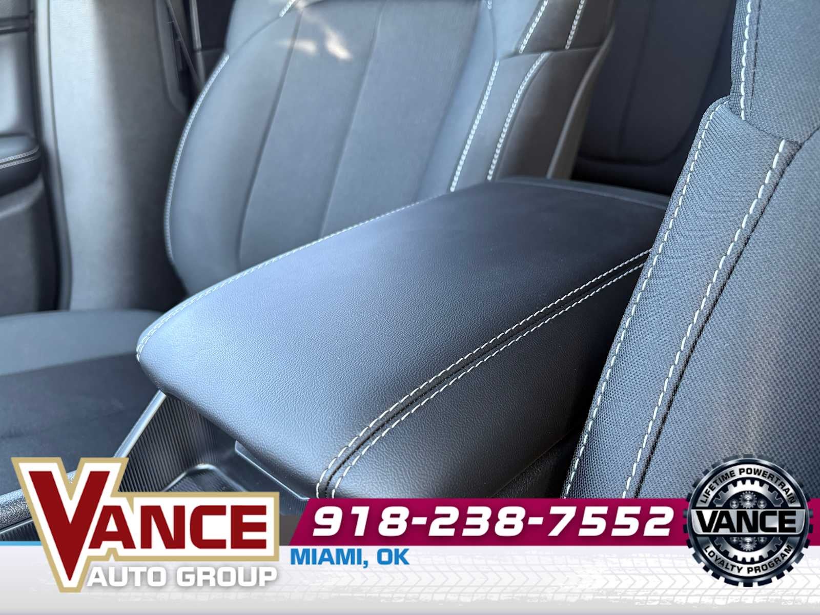 2025 Jeep Grand Cherokee L GRAND CHEROKEE L LAREDO X 4X4