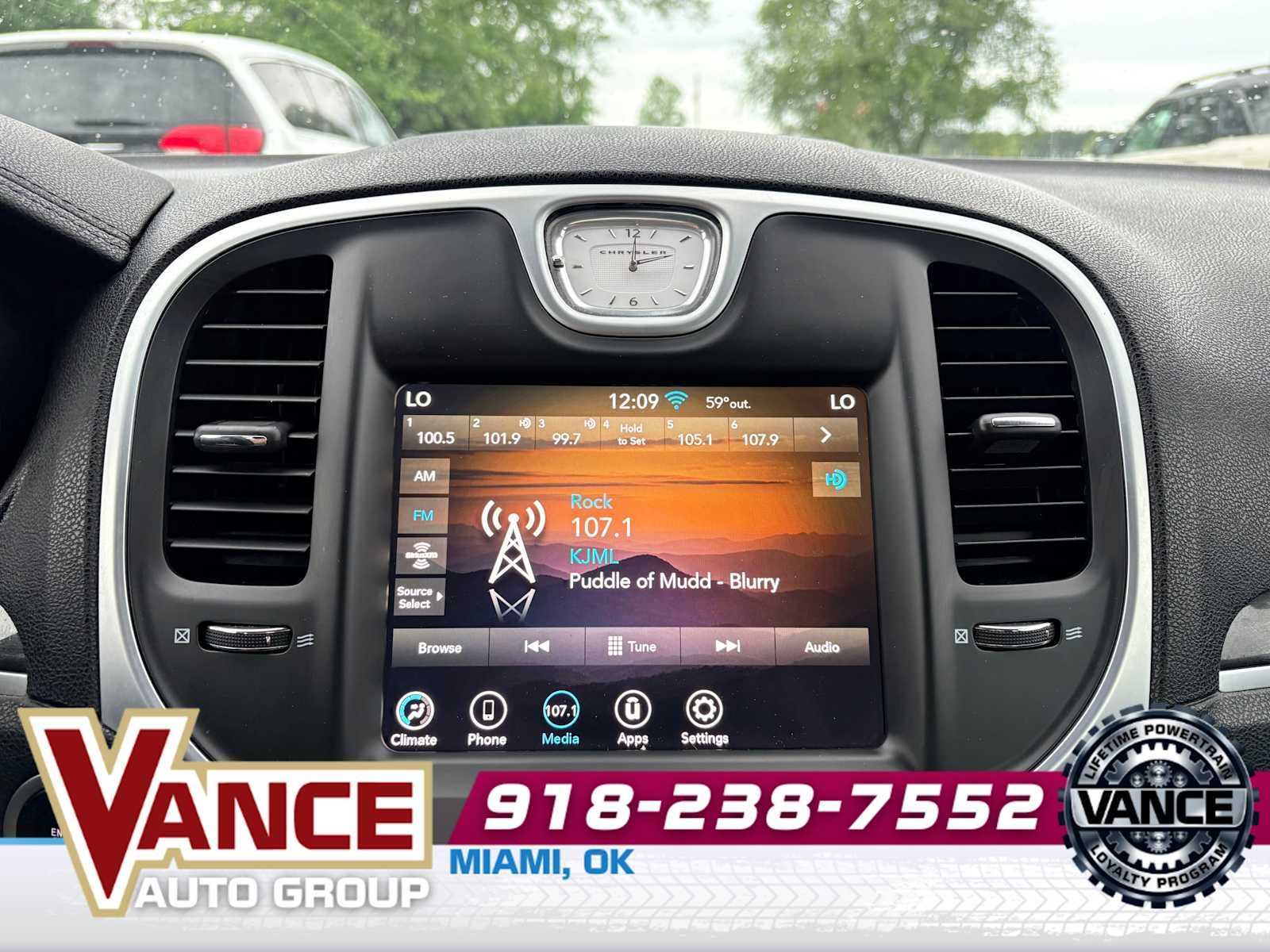 2022 Chrysler 300 Touring