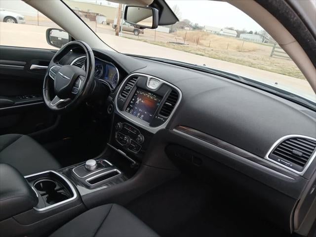 2022 Chrysler 300 Touring