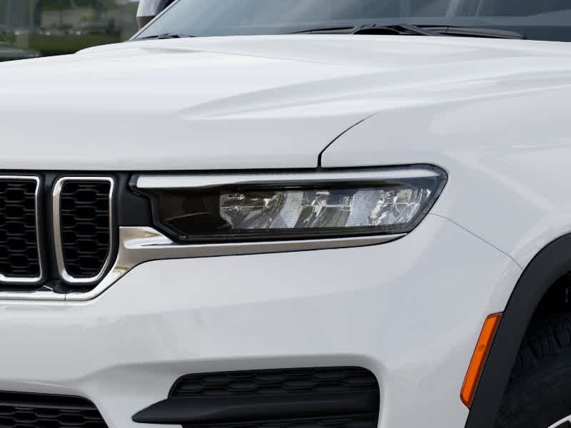 2027 Jeep Grand Cherokee Laredo