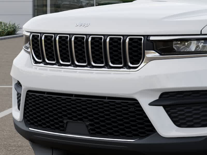 2027 Jeep Grand Cherokee Laredo