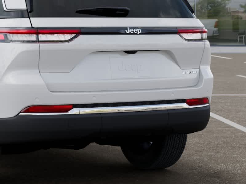 2027 Jeep Grand Cherokee Laredo