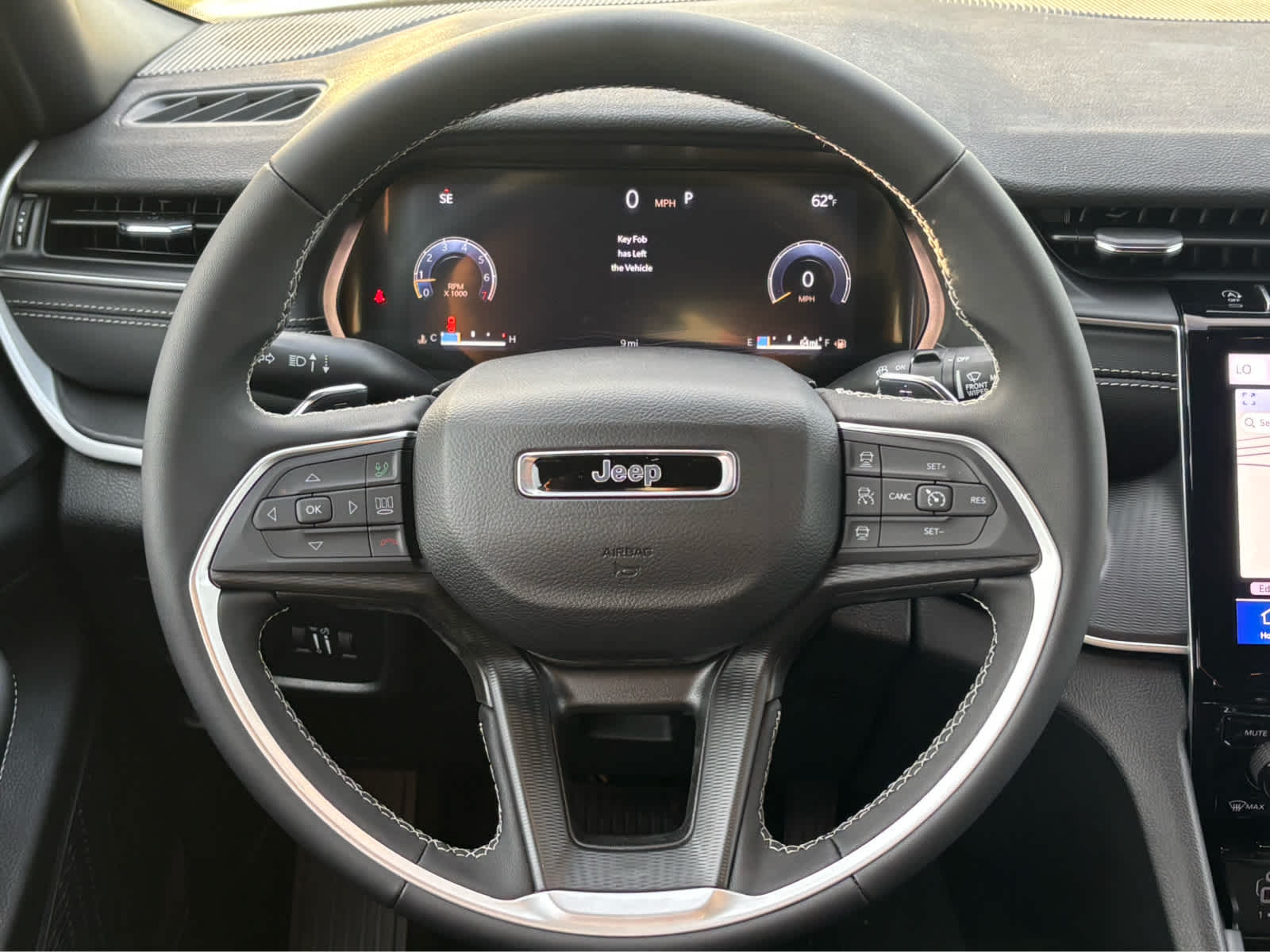 2027 Jeep Grand Cherokee Laredo