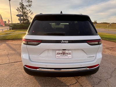 2027 Jeep Grand Cherokee Laredo