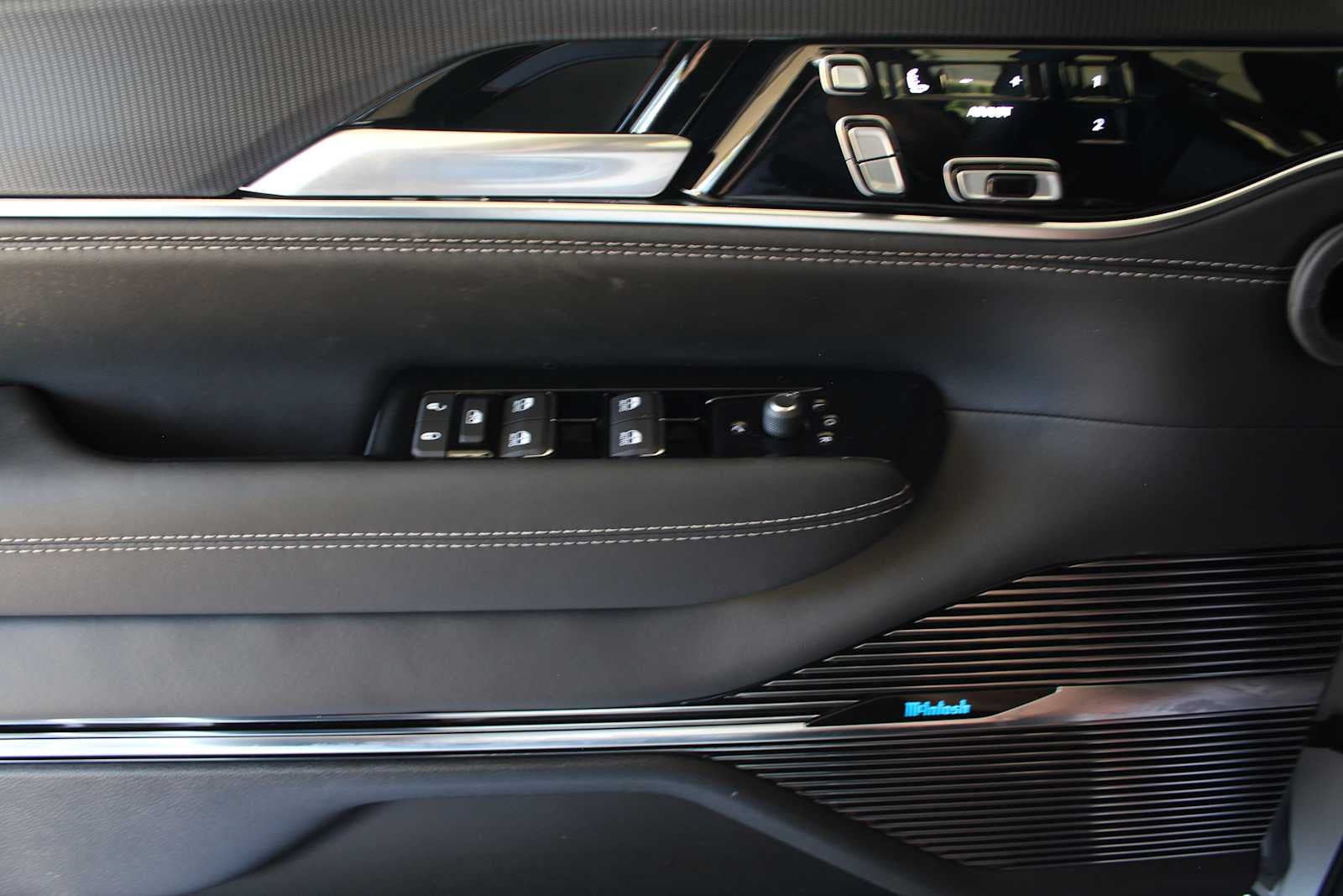 2026 Jeep Grand Wagoneer Summit Obsidian