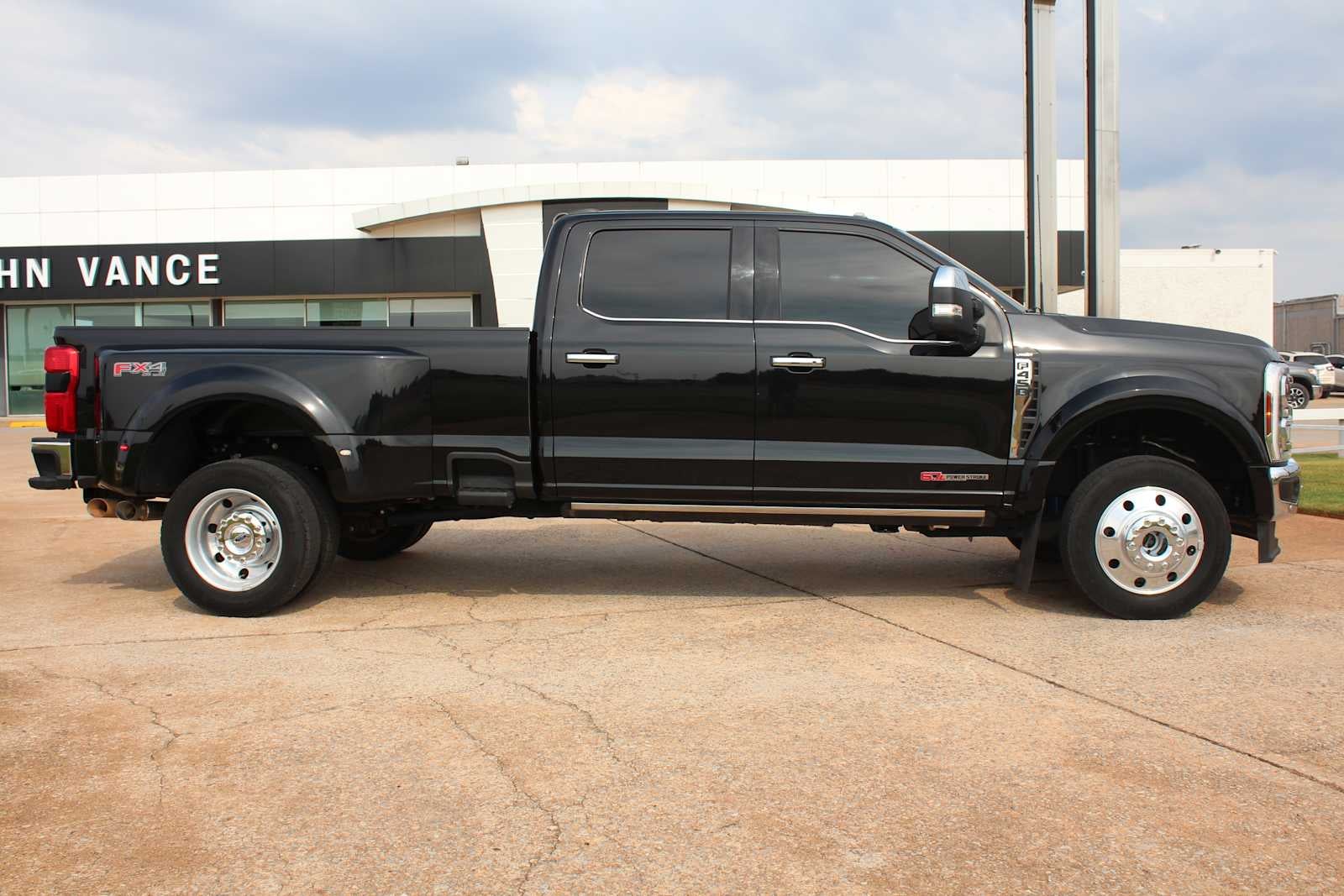 2024 Ford F-450 LARIAT