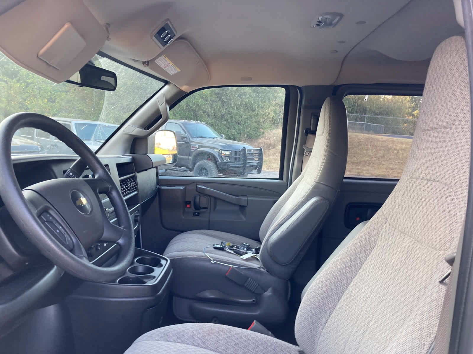 2025 Chevrolet Express Passenger LT
