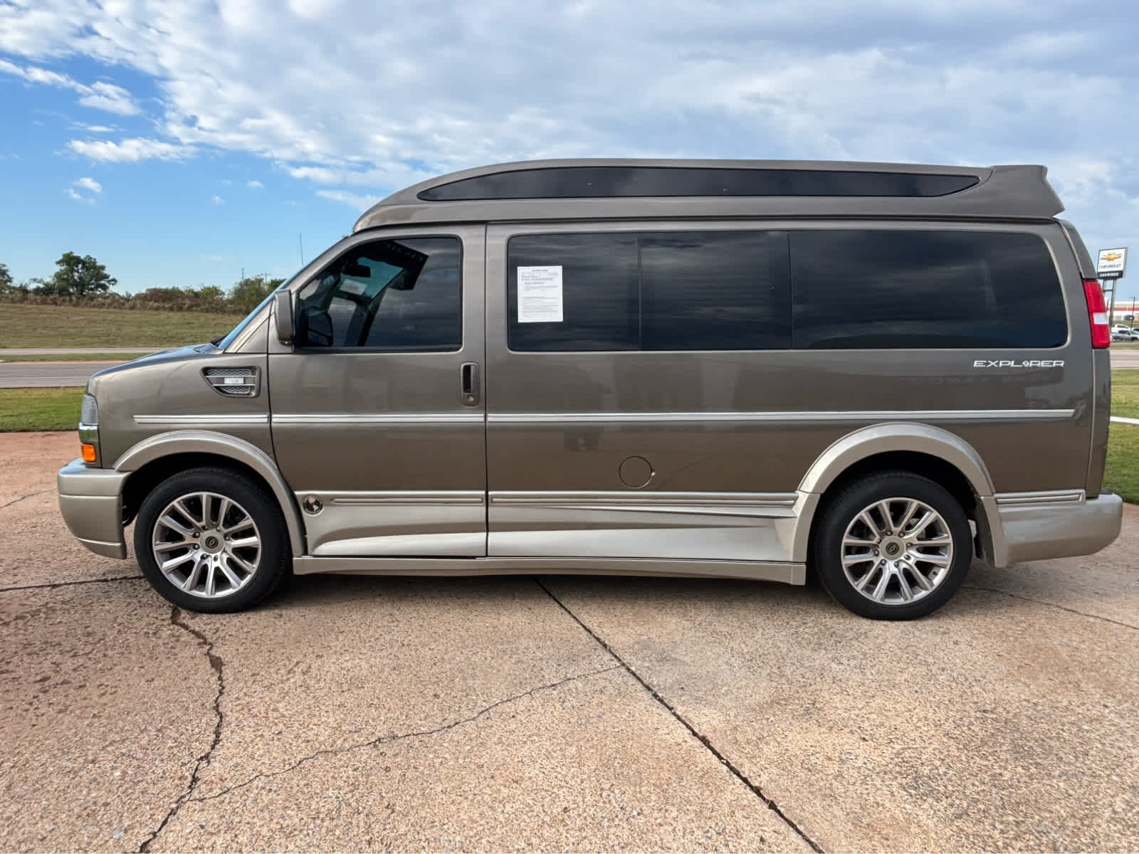 2021 Chevrolet Express Cargo Van RWD 2500 135"