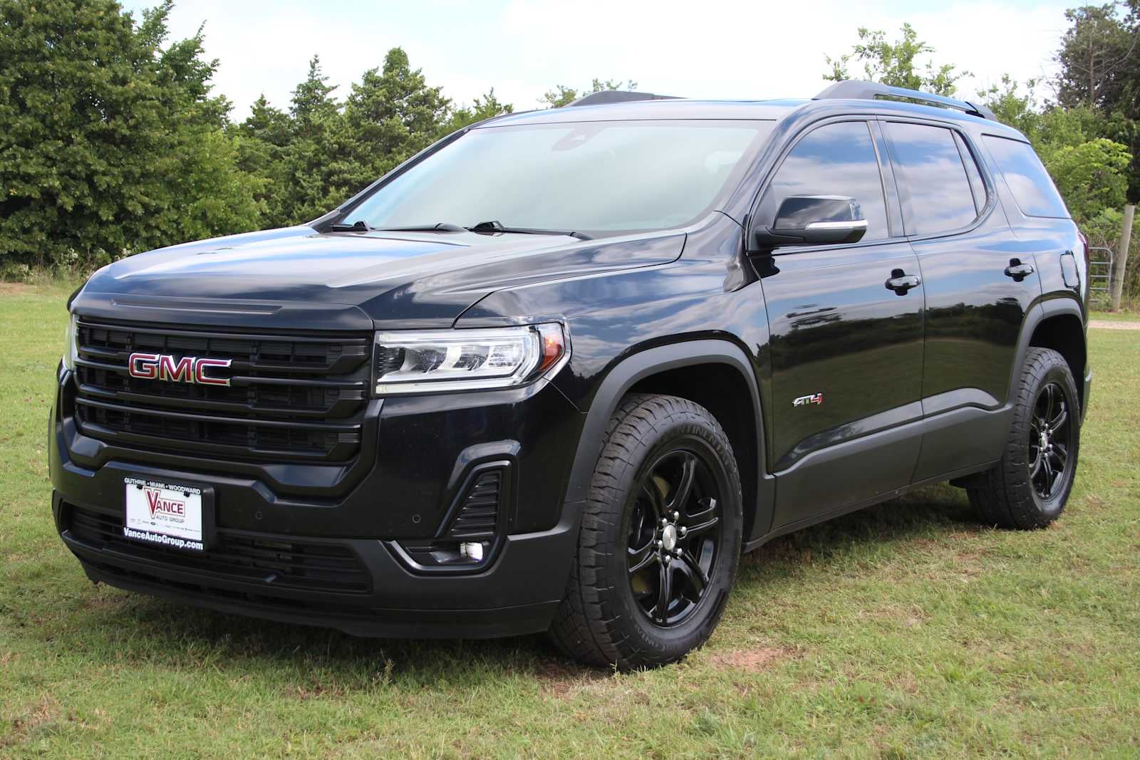 2023 GMC Acadia AT4