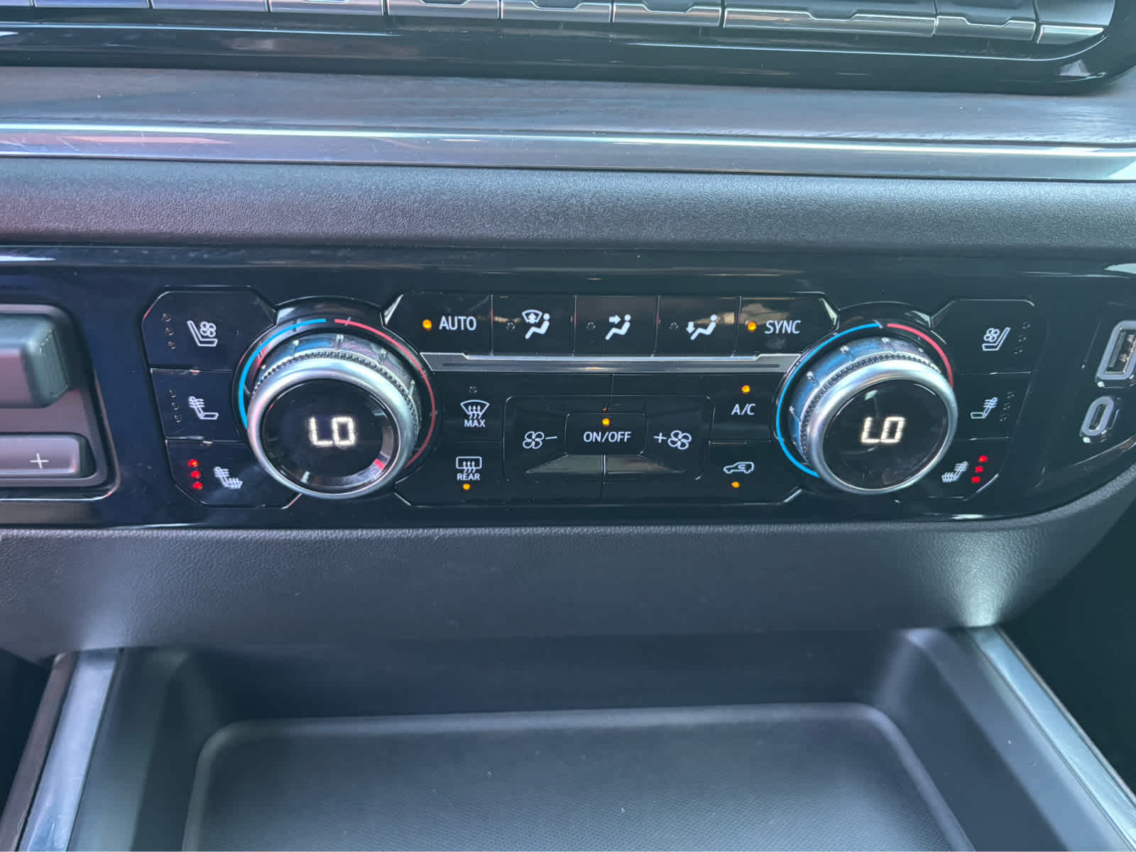 2025 GMC Sierra 3500HD SLT