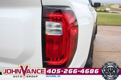 2025 GMC Canyon 4WD AT4