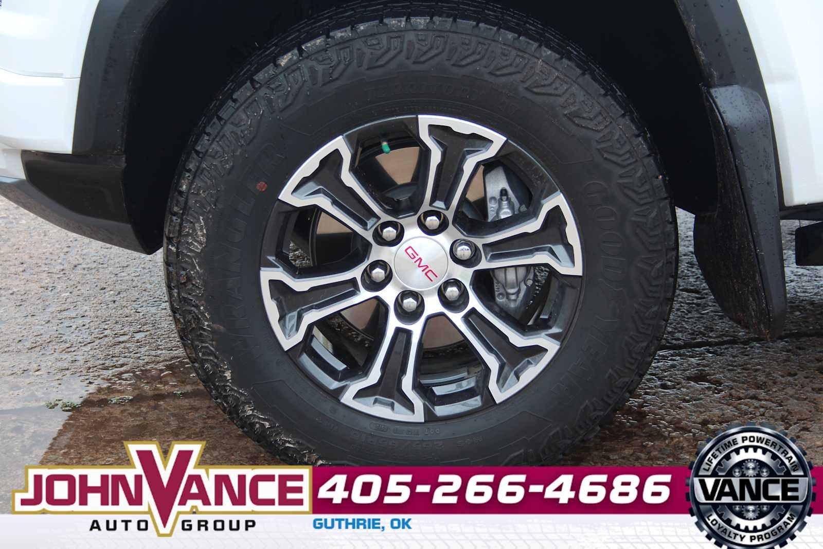 2025 GMC Canyon 4WD AT4