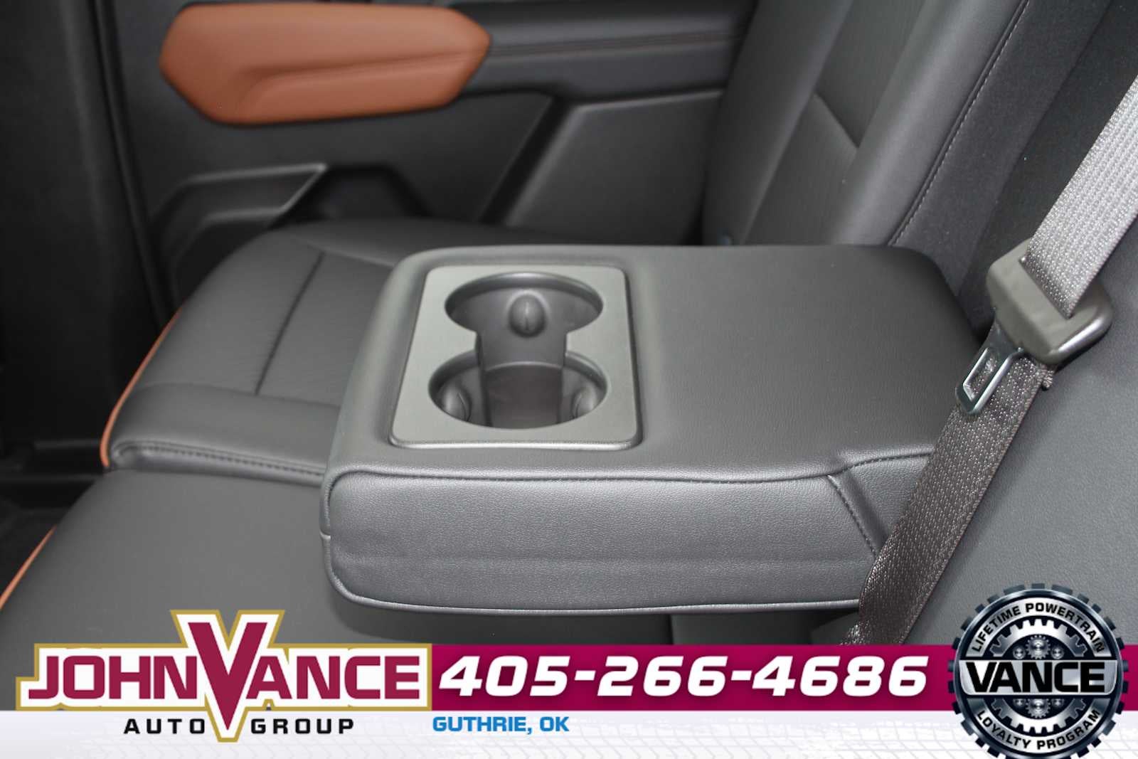 2025 GMC Canyon 4WD AT4