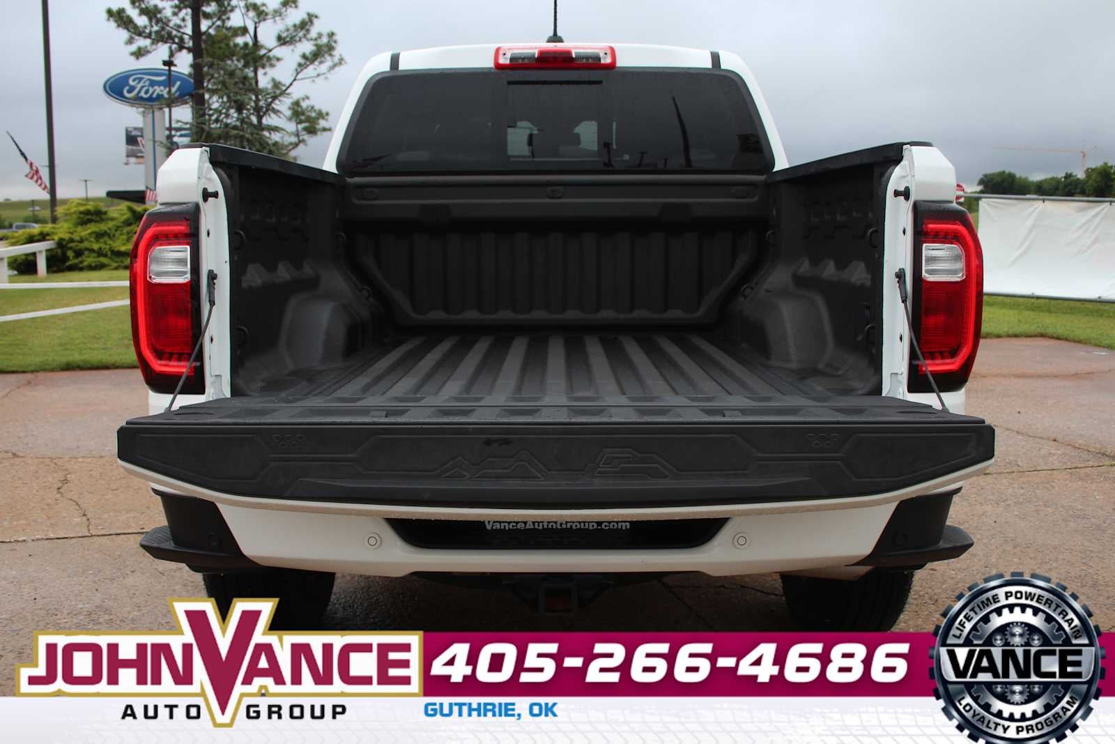 2025 GMC Canyon 4WD AT4