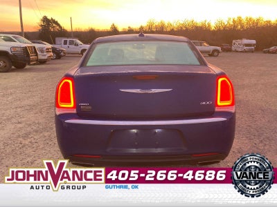 2021 Chrysler 300 Touring L