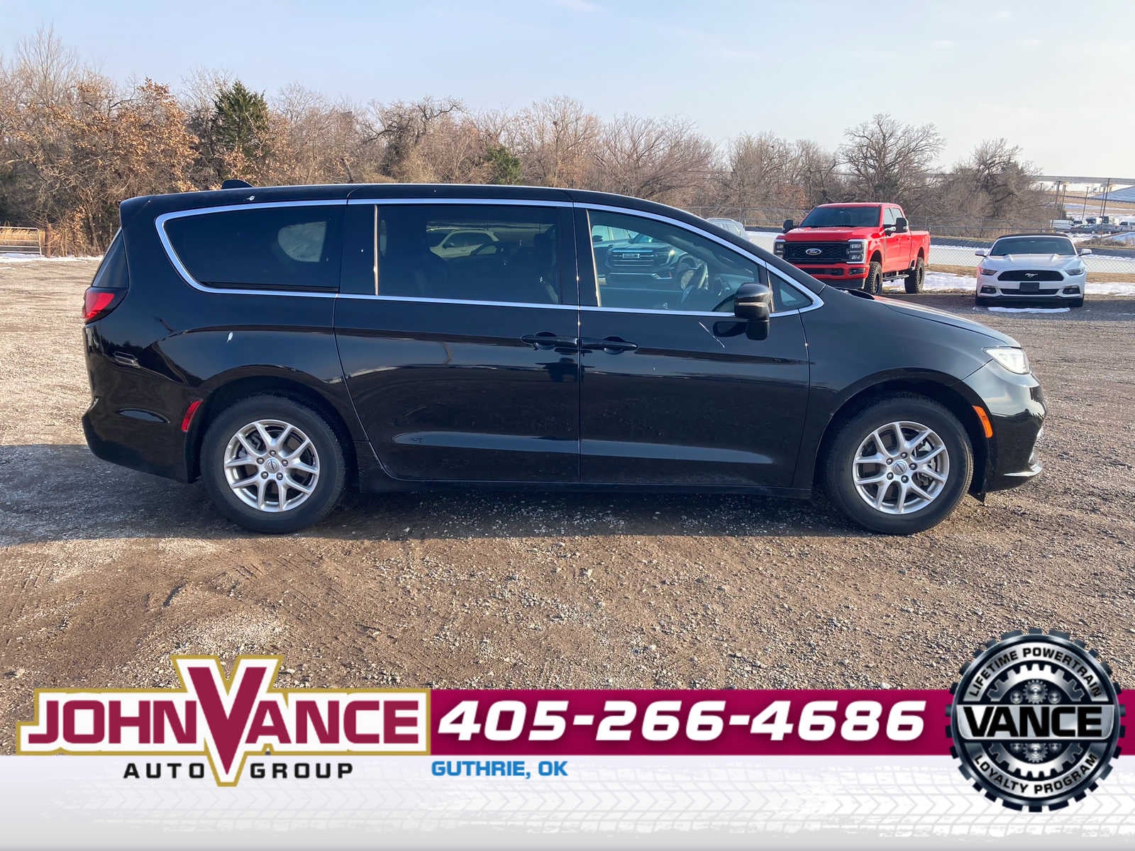 2025 Chrysler Pacifica Select