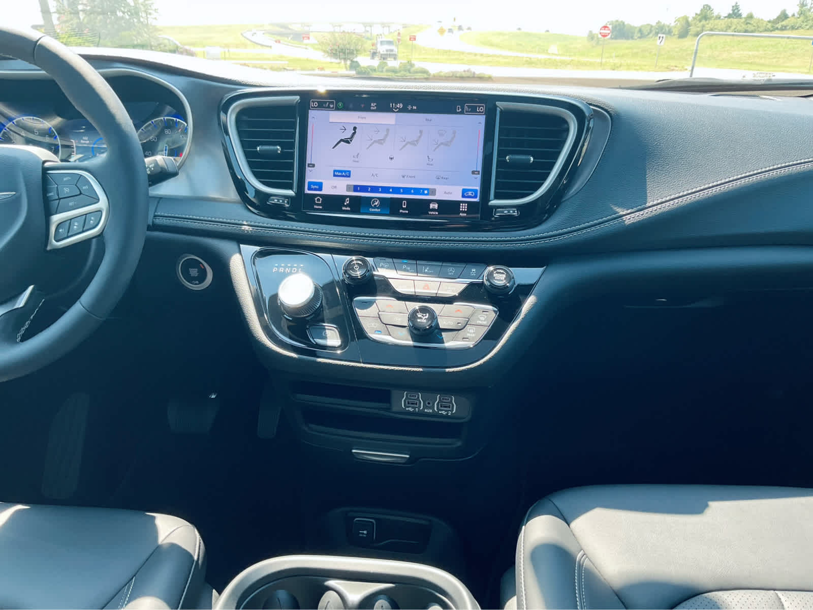 2025 Chrysler Pacifica Select