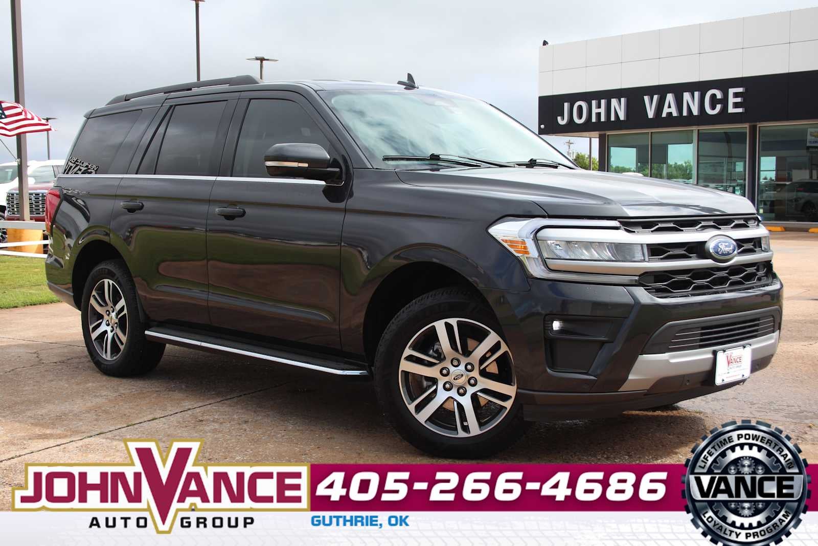 2022 Ford Expedition XLT's photo