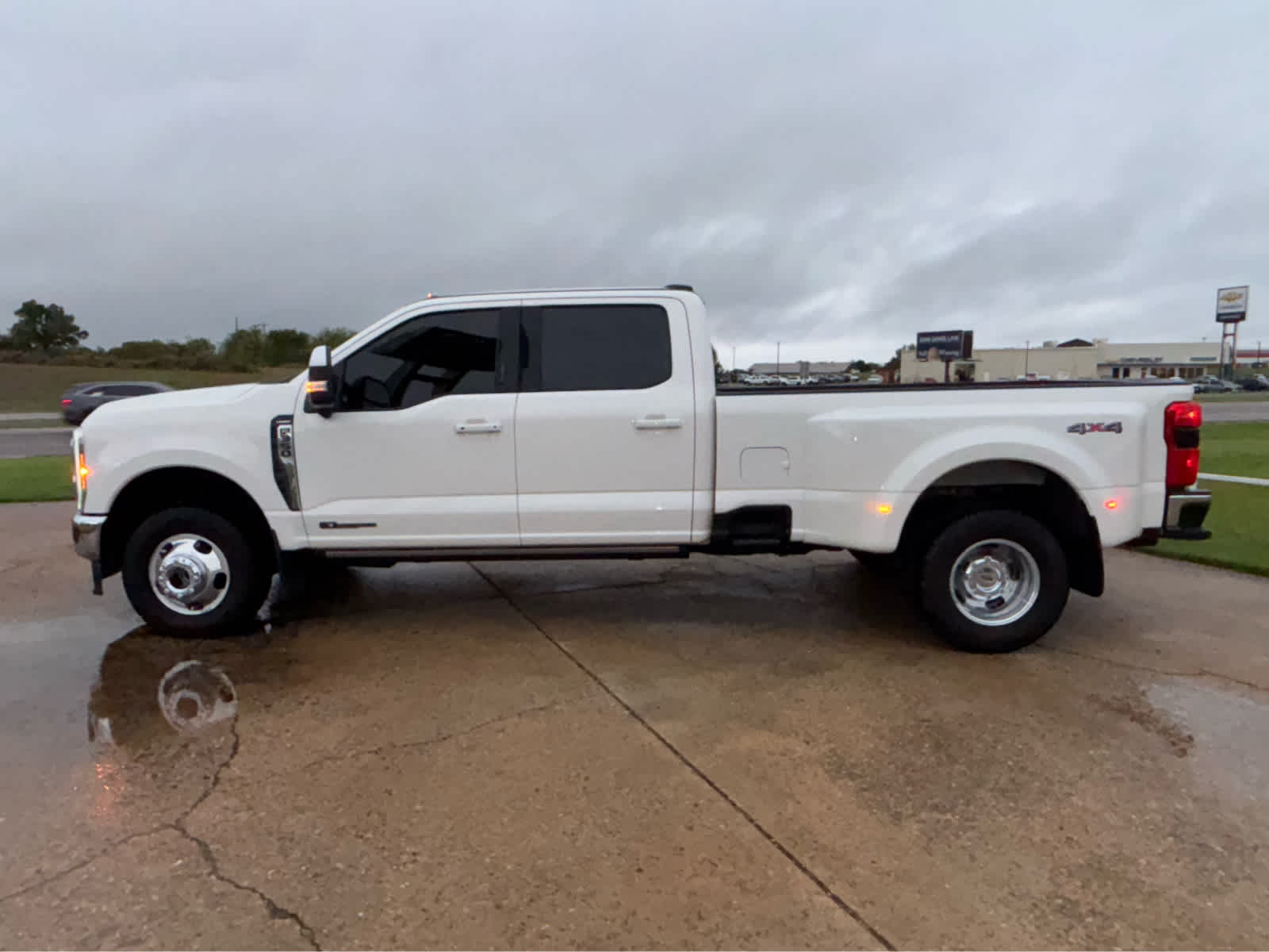 2023 Ford Super Duty F-350 DRW XL