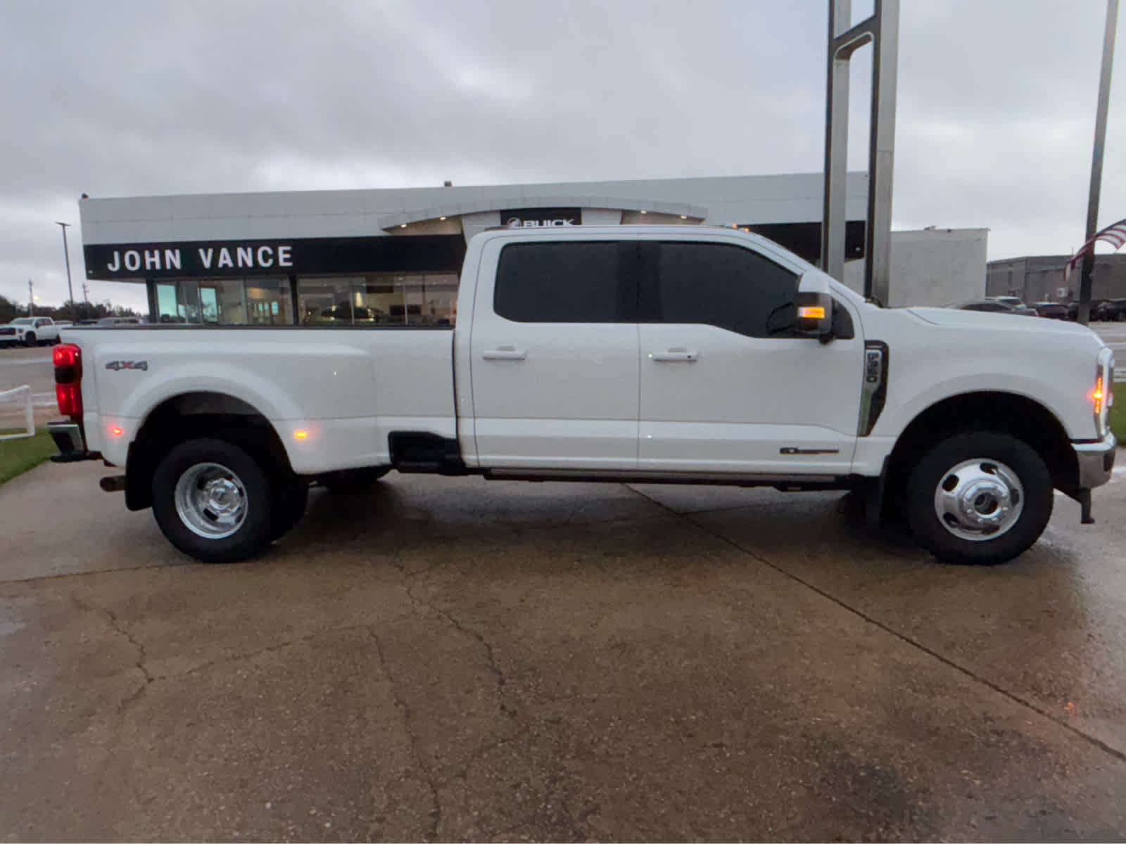 2023 Ford Super Duty F-350 DRW XL