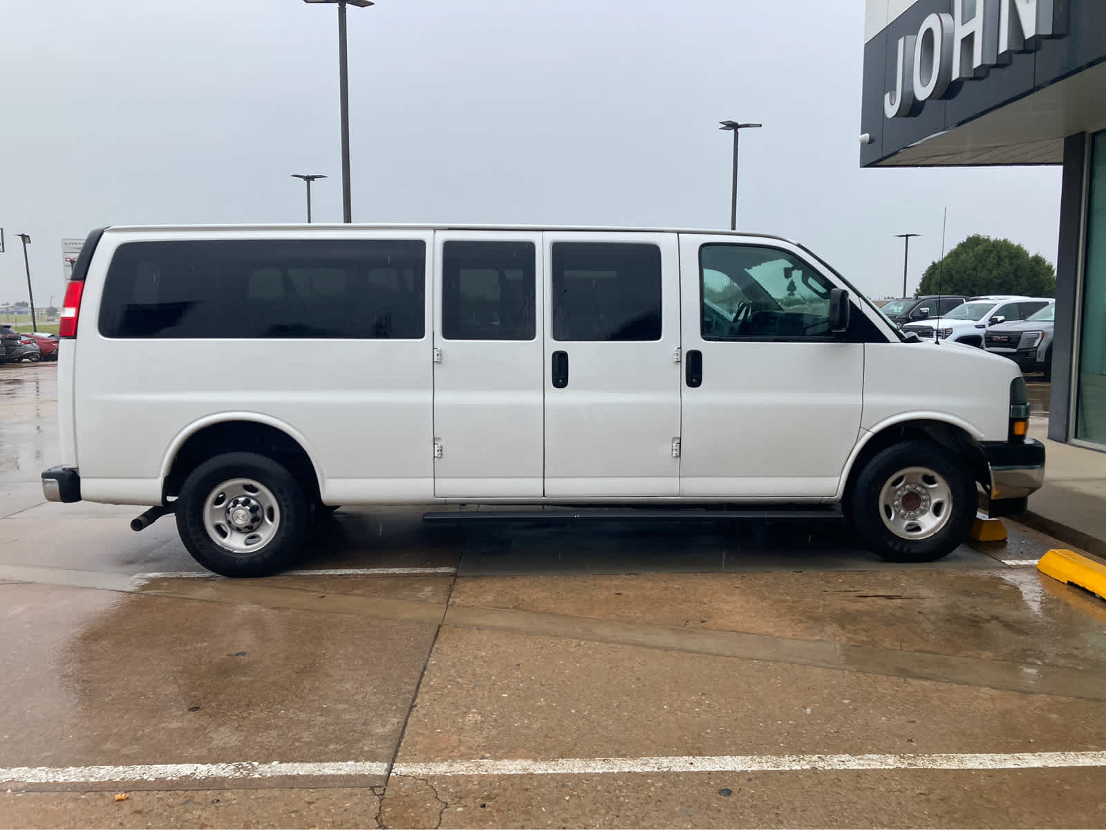 2019 Chevrolet Express Passenger 3500 LT
