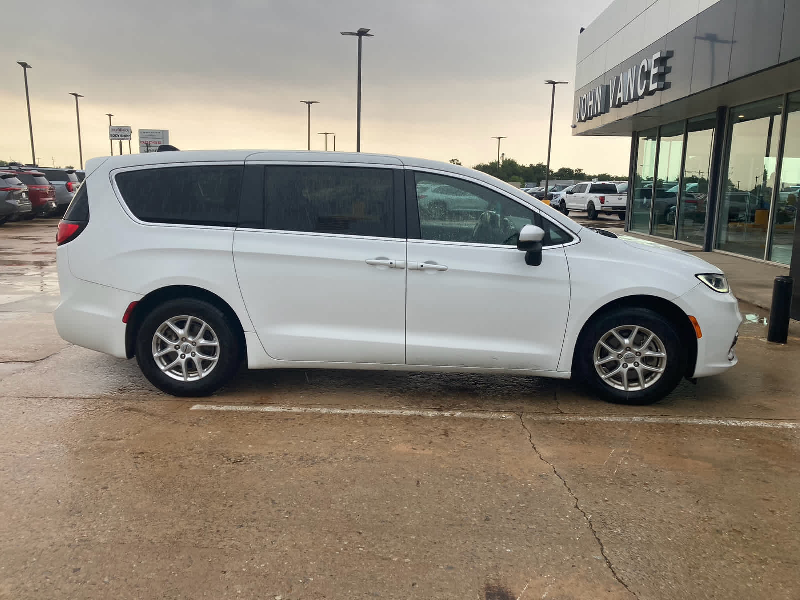 2023 Chrysler Pacifica Touring