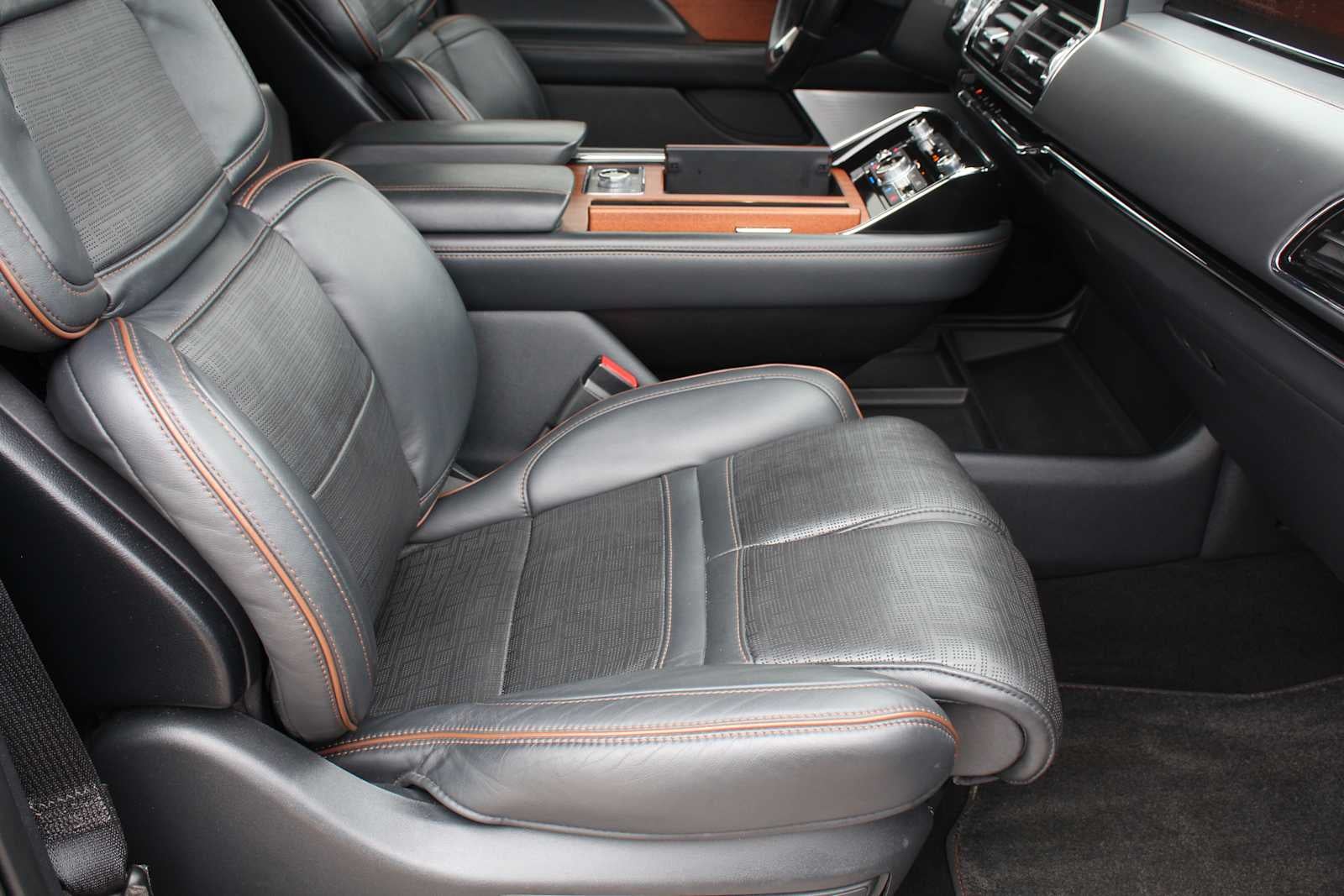 2022 Lincoln Navigator L Black Label