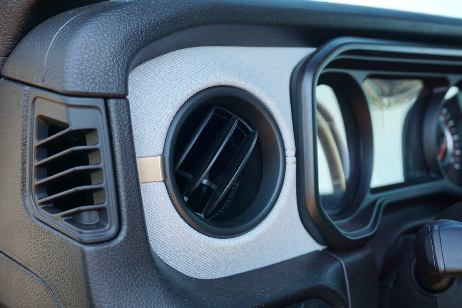 2025 Jeep Wrangler 4-Door Summit 4x4