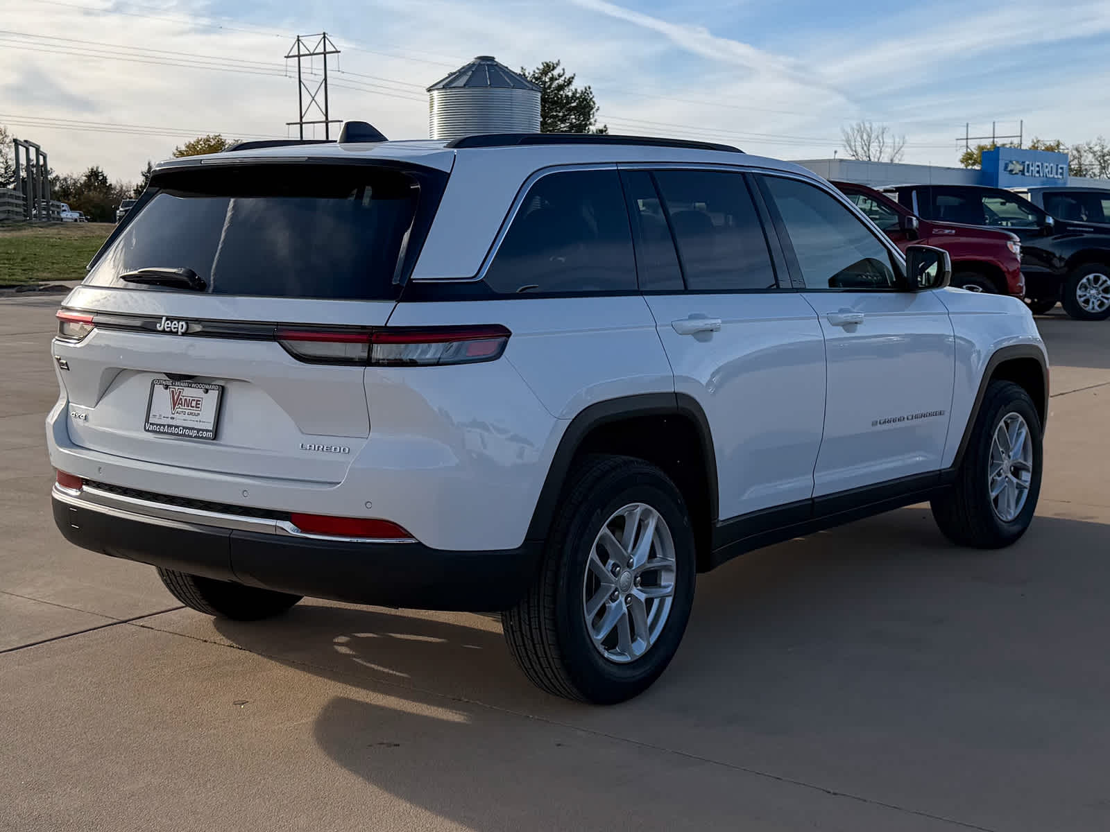2025 Jeep Grand Cherokee GRAND CHEROKEE LAREDO X 4X4
