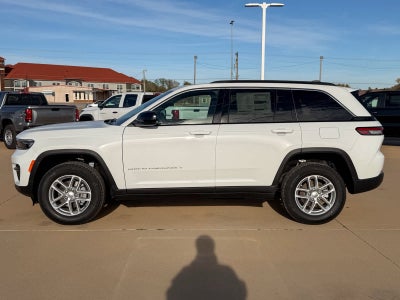 2025 Jeep Grand Cherokee GRAND CHEROKEE LAREDO X 4X4
