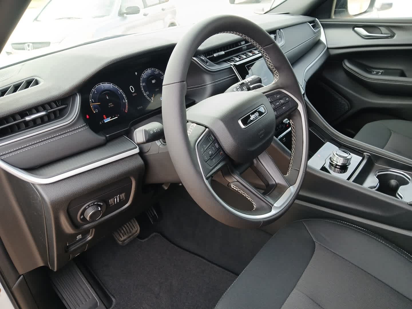 2026 Jeep Grand Cherokee GRAND CHEROKEE LAREDO X 4X4