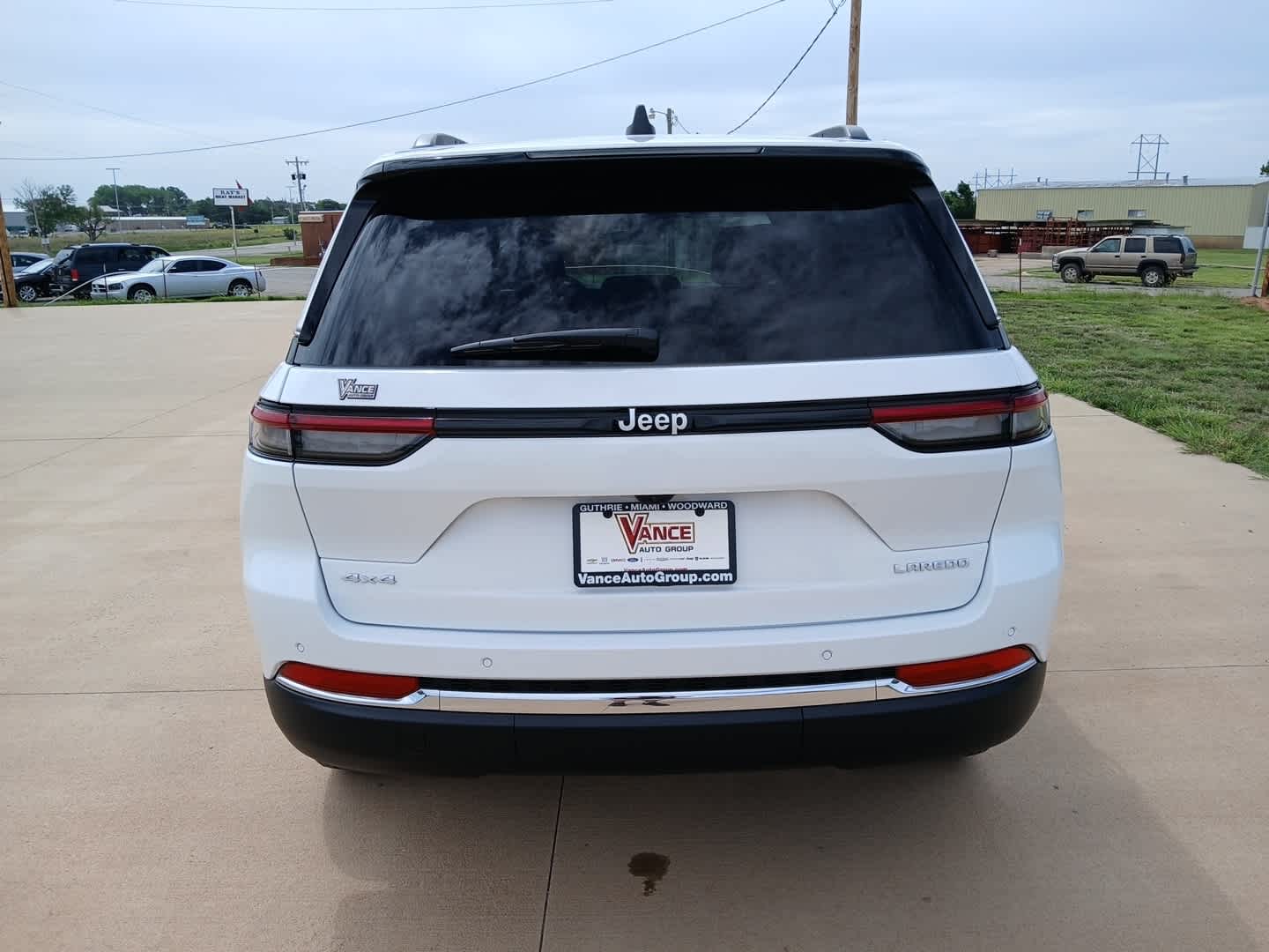 2026 Jeep Grand Cherokee GRAND CHEROKEE LAREDO X 4X4