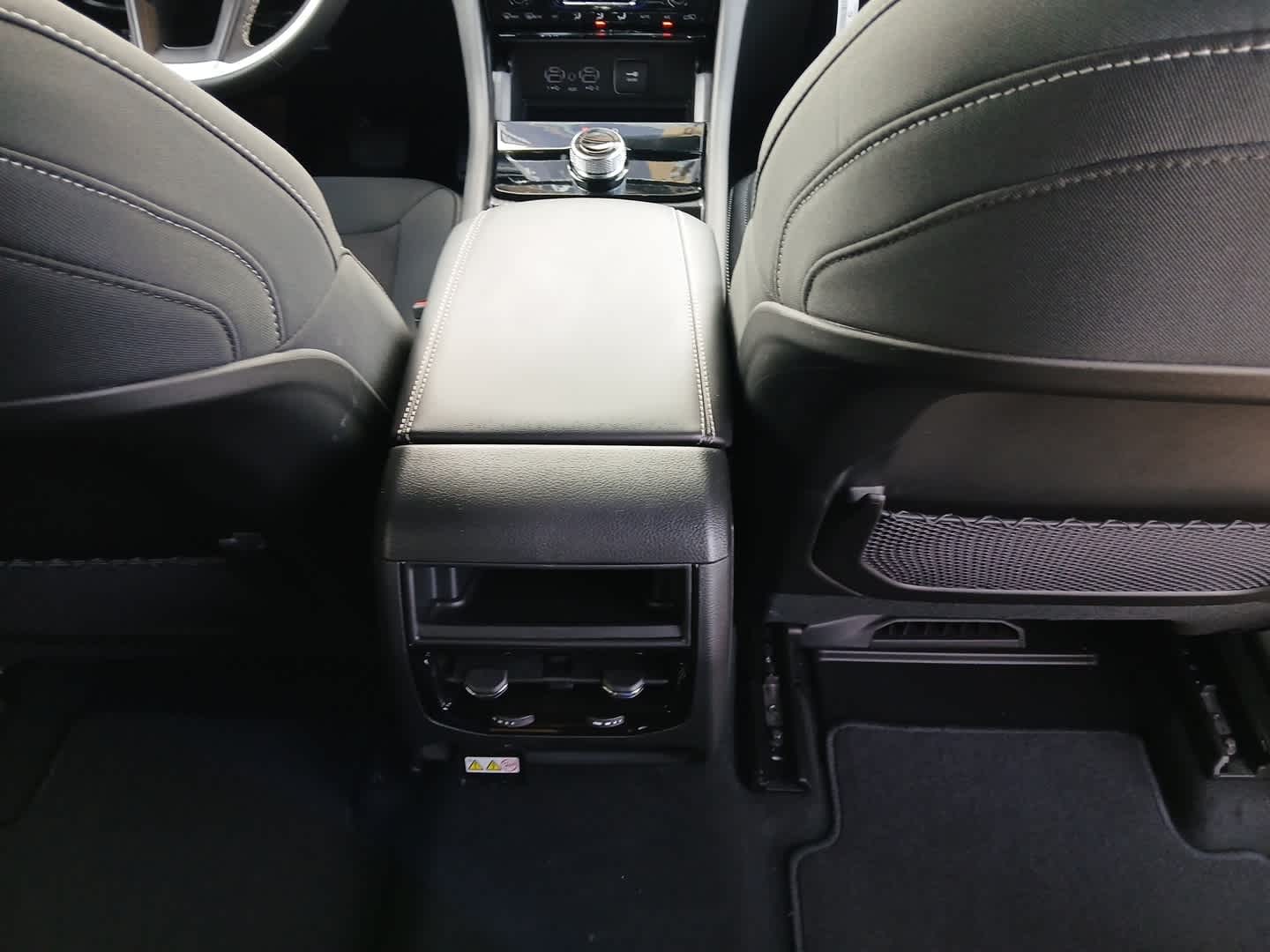 2026 Jeep Grand Cherokee GRAND CHEROKEE LAREDO X 4X4