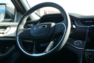 2027 Jeep Grand Cherokee GRAND CHEROKEE LAREDO X 4X4