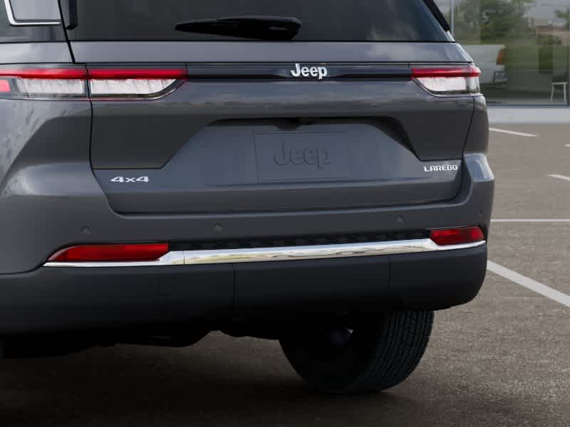 2027 Jeep Grand Cherokee GRAND CHEROKEE LAREDO X 4X4