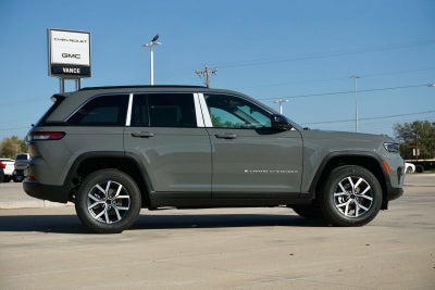 2027 Jeep Grand Cherokee GRAND CHEROKEE LAREDO X 4X4