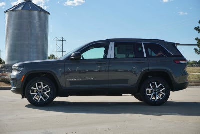 2027 Jeep Grand Cherokee GRAND CHEROKEE LAREDO X 4X4