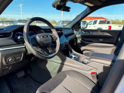 2025 Jeep Grand Cherokee L GRAND CHEROKEE L LAREDO X 4X4