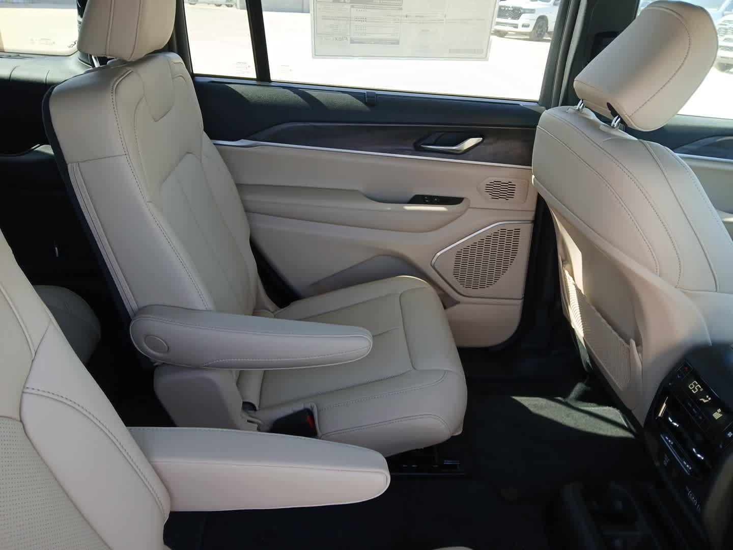 2025 Jeep Grand Cherokee L GRAND CHEROKEE L LIMITED 4X4