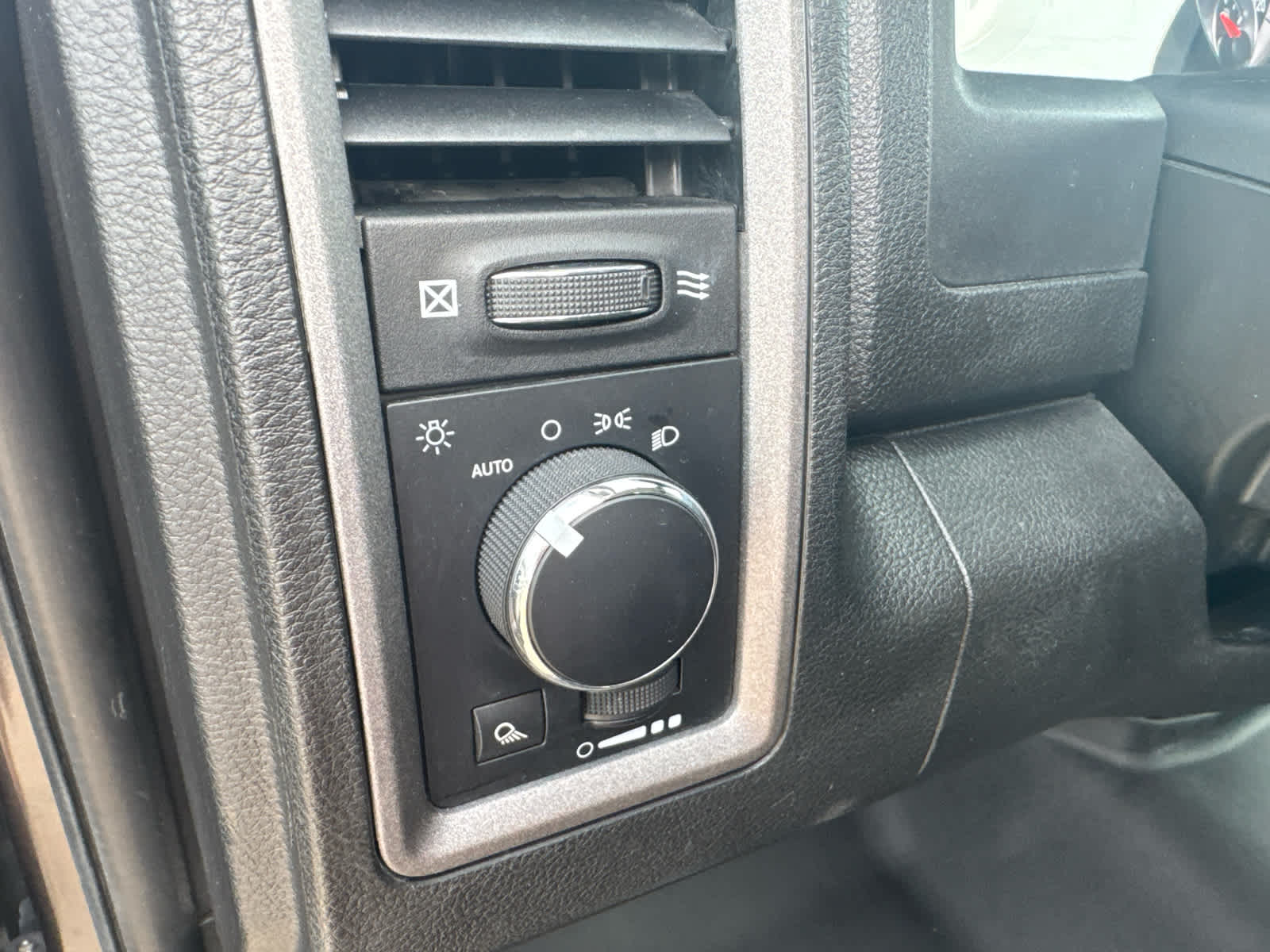 2021 RAM Ram 1500 Classic Tradesman Quad Cab 4x2 6'4' Box