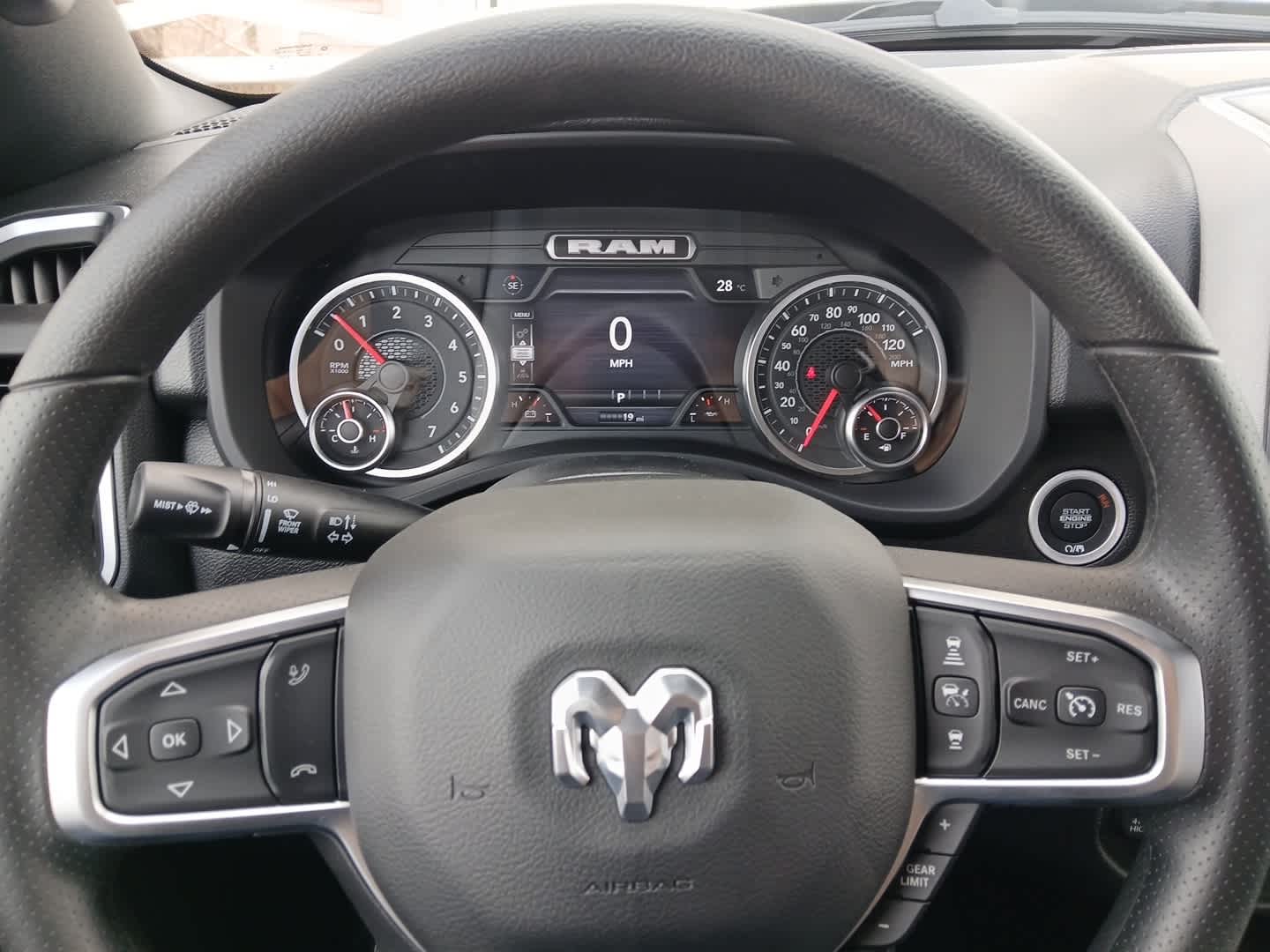 2026 RAM Ram 1500 RAM 1500 EXPRESS CREW CAB 4X4 5'7' BOX