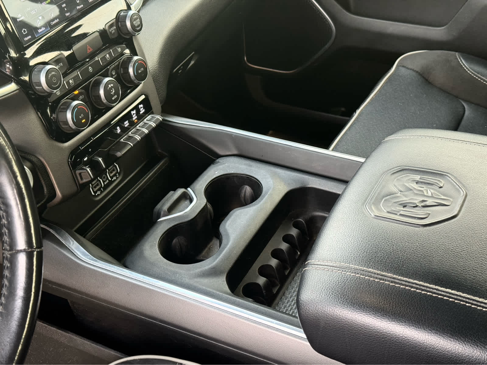 2022 RAM Ram 1500 Laramie Crew Cab 4x4 5'7' Box