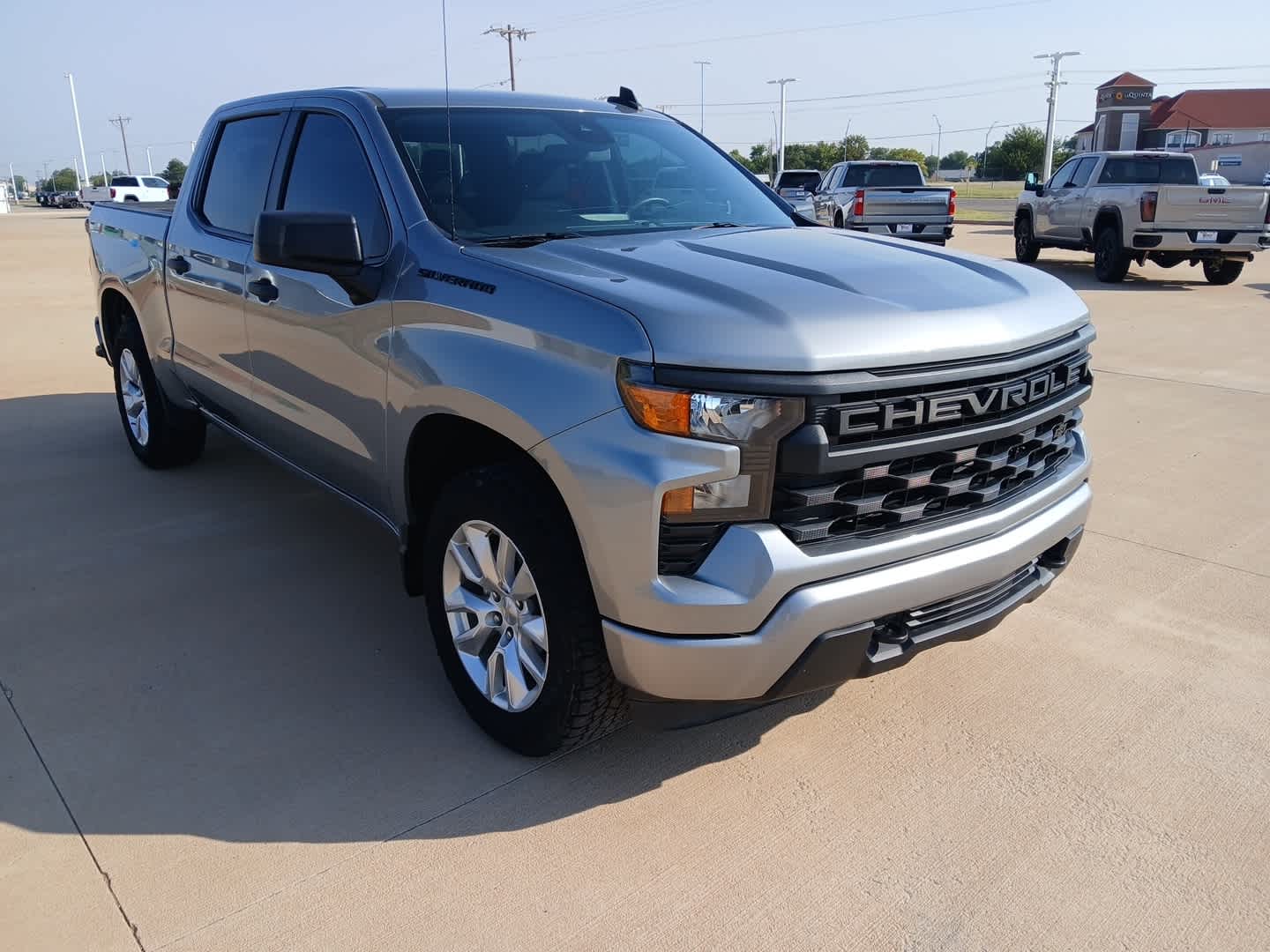 2023 Chevrolet Silverado 1500 4WD Crew Cab Short Bed Custom
