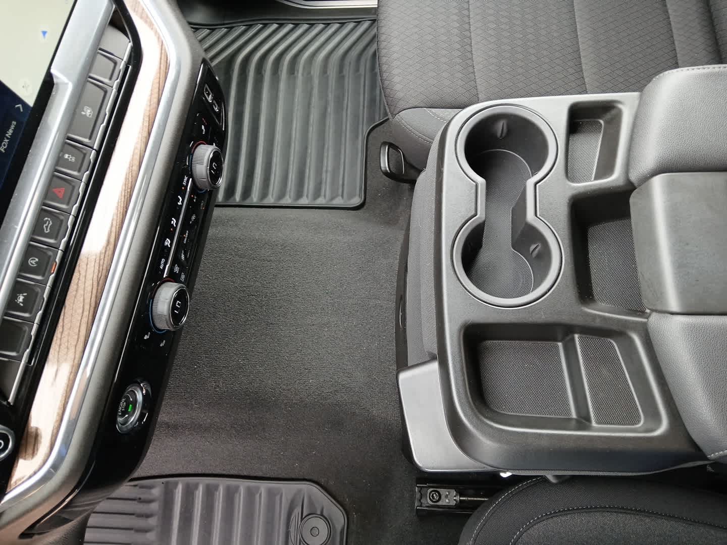 2024 Chevrolet Silverado 1500 4WD Crew Cab Short Bed LT with 2FL